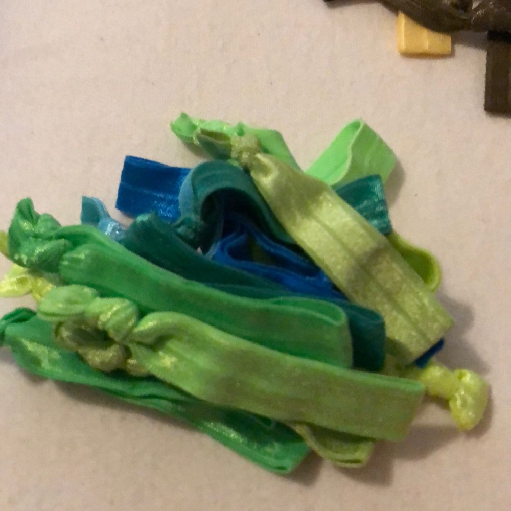 Set of 60 ribbon hair ties- multiple colors. - Picture 5 of 5